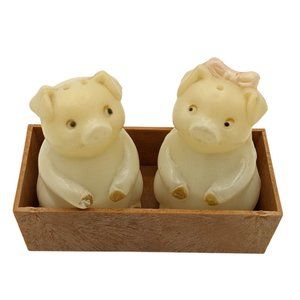 Vintage Plastic 2 Pigs S & P Shakers Piggies White Boy Girl Paint Wear USED
